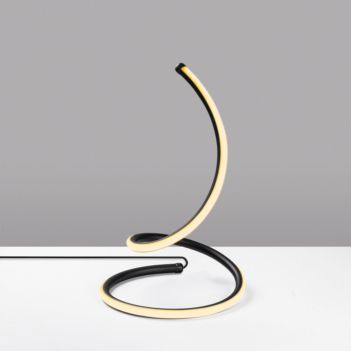 Lámpara de mesa negra de metal Nightstrike