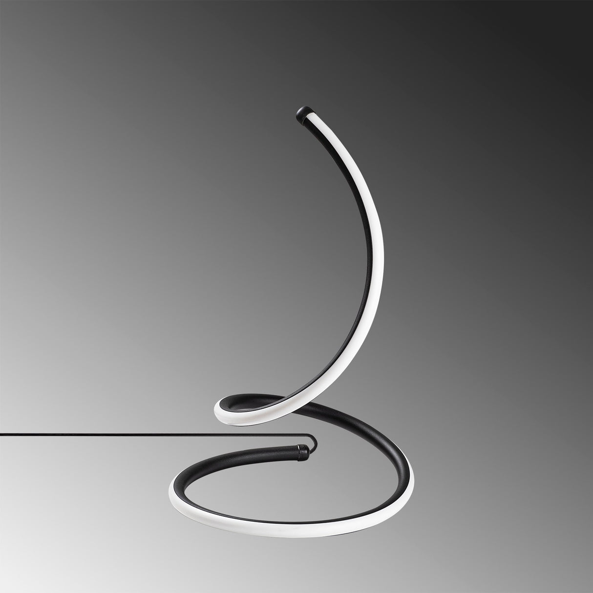 Lámpara de mesa negra de metal Nightstrike