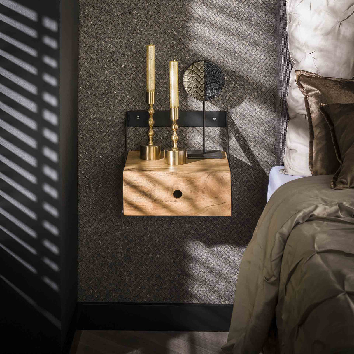 Juego de 2 Mesitas de Noche Ceriel de Madera de Acacia Natural con Cajón