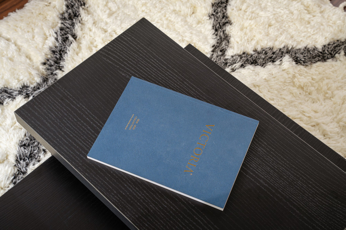 Mesa de salón negra de melamina Rebellion