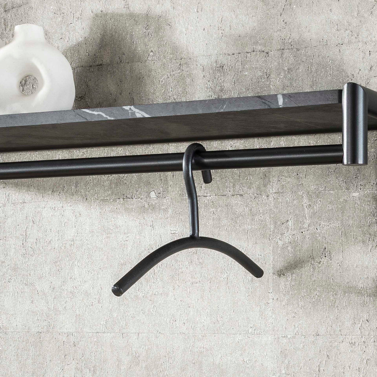 Gancho de ropa de tubo redondo Gunmetal de 45 cm