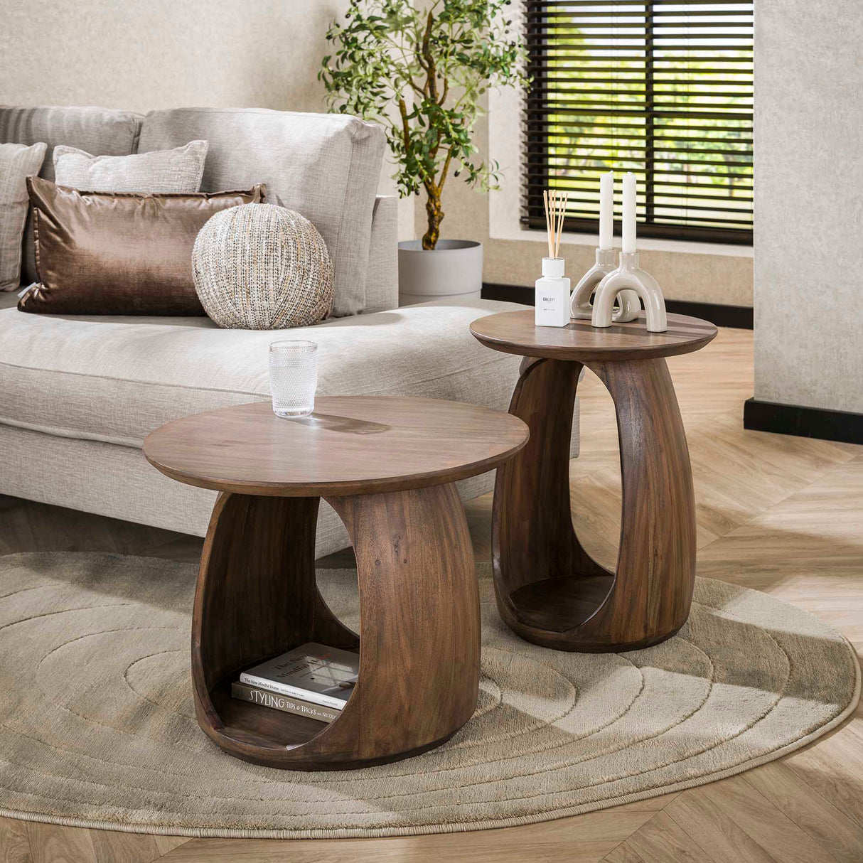 Mesita auxiliar Nore de madera maciza de acacia marrón 60x60x46 cm