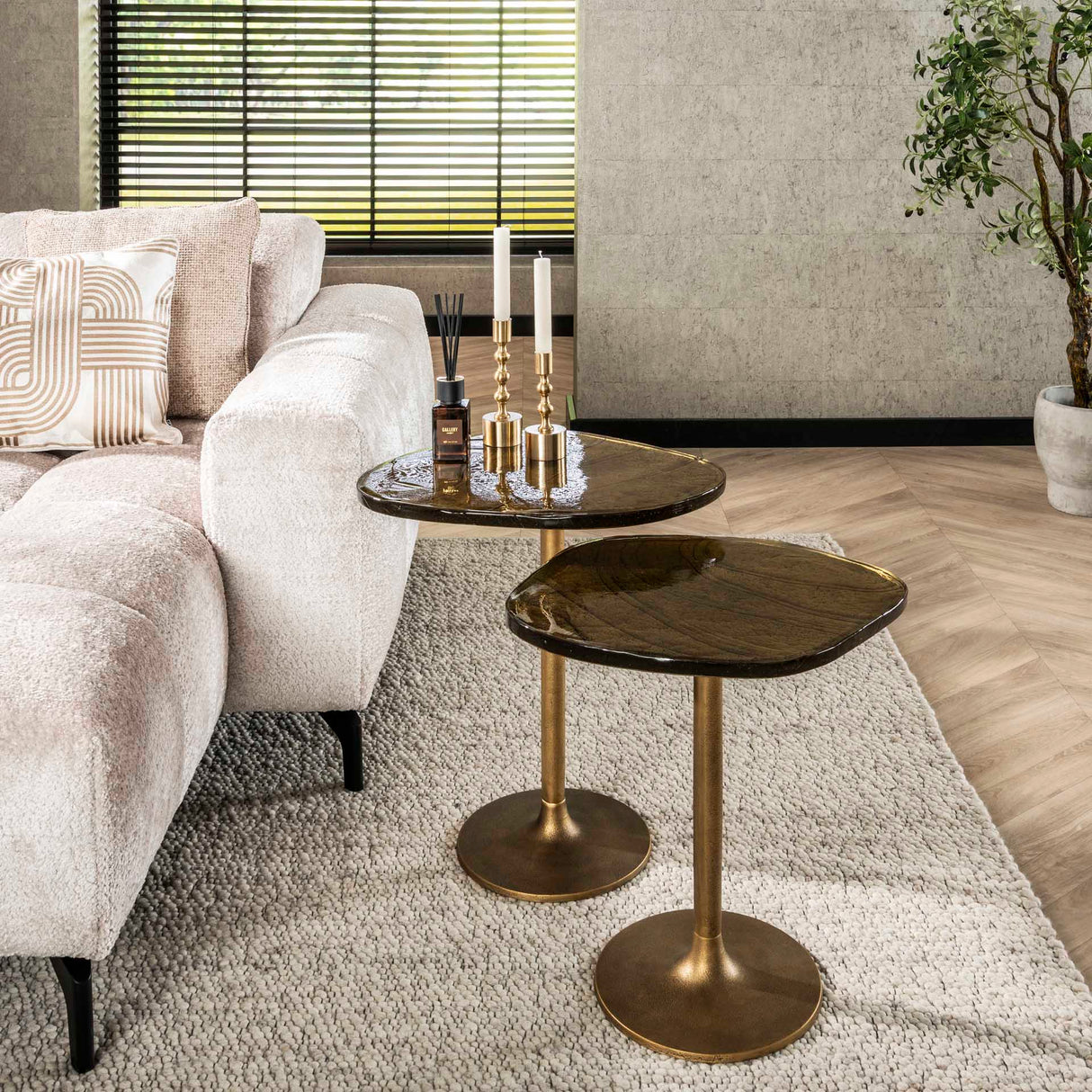 Mesita auxiliar Aurum S - Metal en oro antiguo (53x42x50 cm)