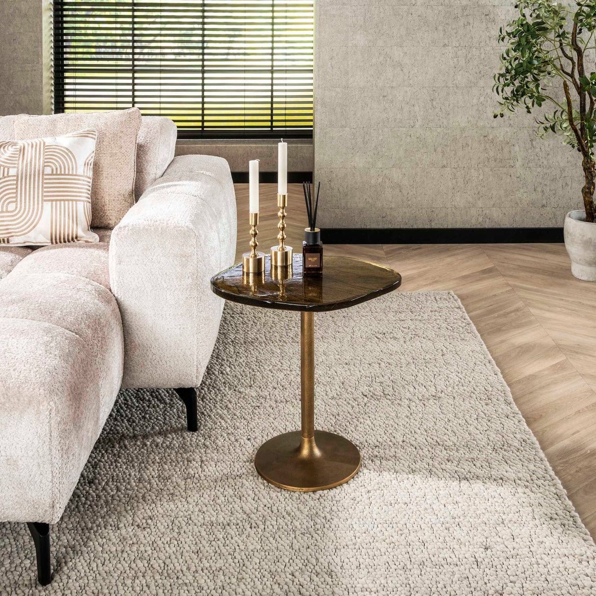 Mesita auxiliar Aurum S - Metal en oro antiguo (53x42x50 cm)