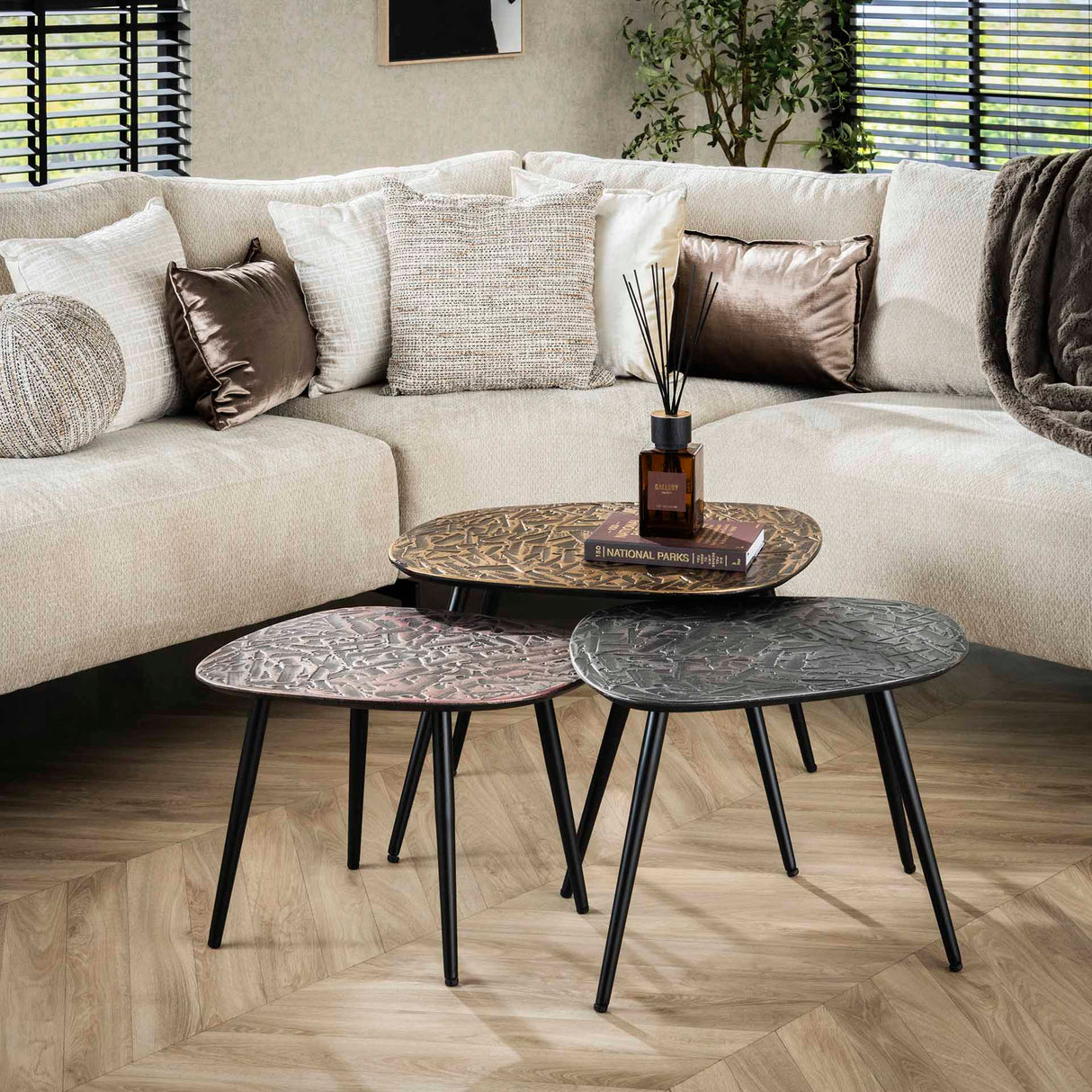 Conjunto de mesas de centro Marlo de 3 piezas, cobre con pátina cuadrada