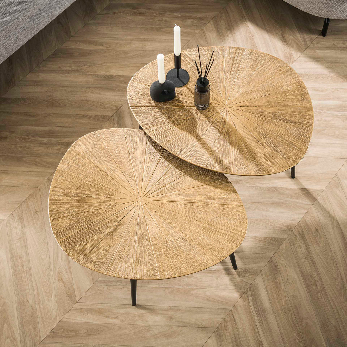 Conjunto de mesas de salón Arno de 2 piezas Ø77-Ø60 en oro antiguo orgánico