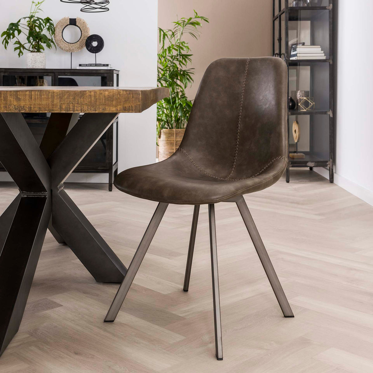 Juego de 4 sillas de comedor Siena Saddle PU taupe