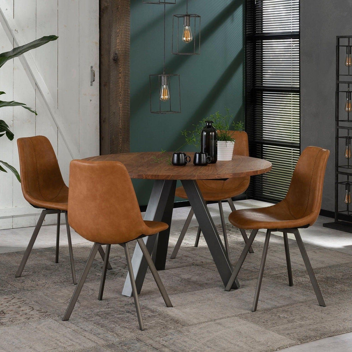 Conjunto de 4 sillas de comedor Siena Saddle PU marrón