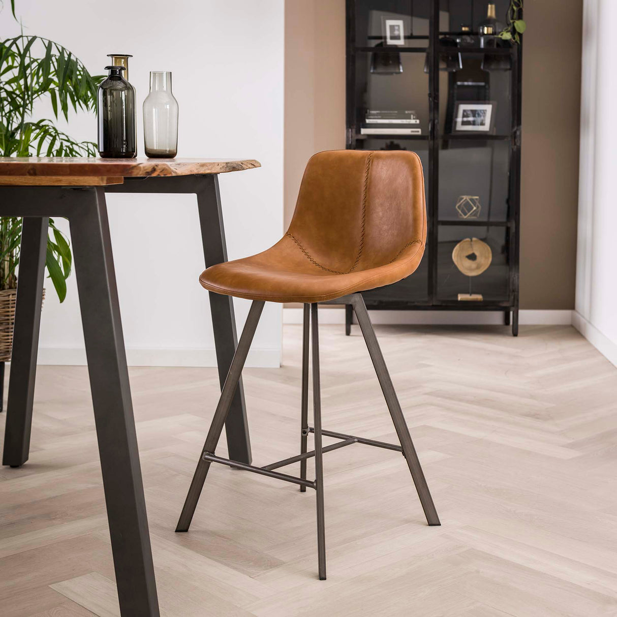 Taburete Siena marrón Saddle PU cuero sintético