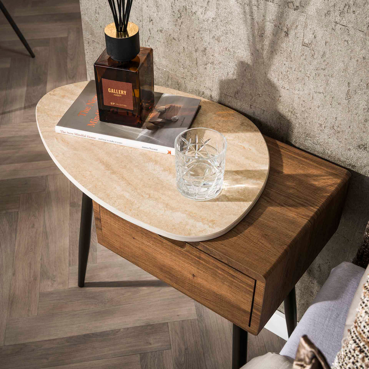 Mesita de noche Monza izquierda 1 cargador cerámica travertino