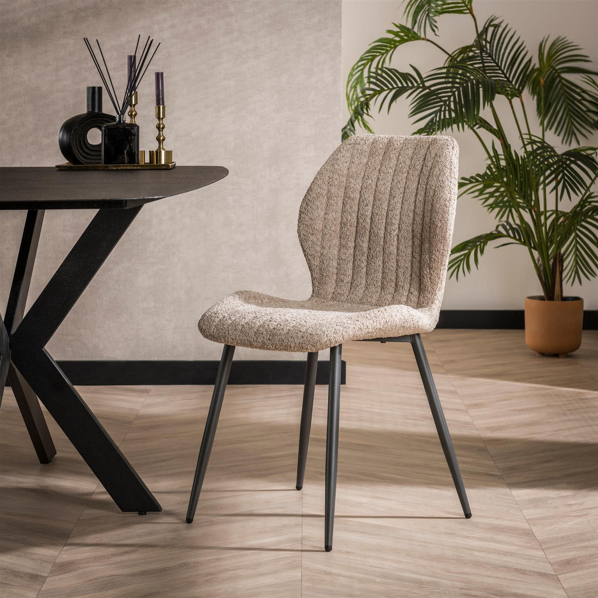 Conjunto de 4 sillas de comedor Luna Bouclé Arena