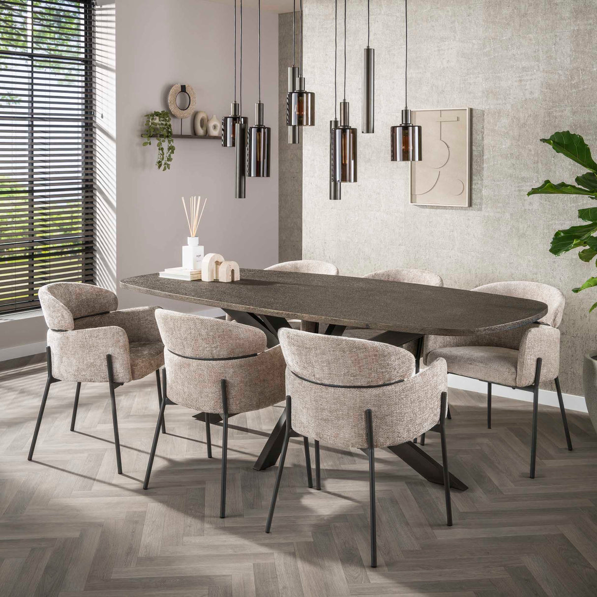 Eetkamerstoelen - Eetkamerstoel Chenille Zand met ronde rug en arm - Lola - Dimehouse