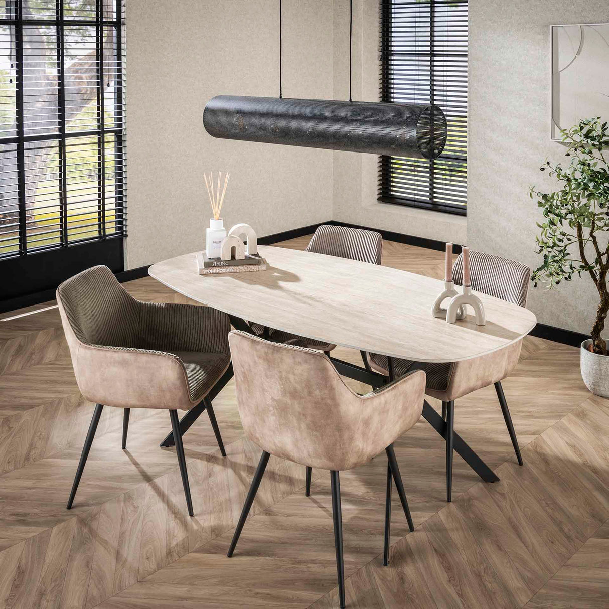 Mesa de comedor Vesta ovalada danesa de cerámica con aspecto de travertino de 180 cm