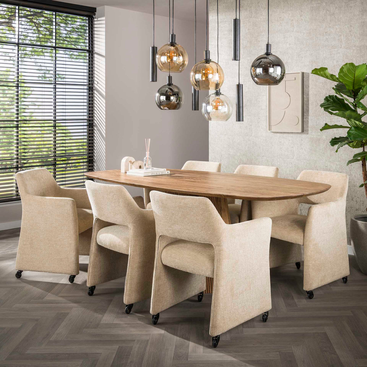 Juego de 2 sillas de comedor Jaroq arena con ruedas