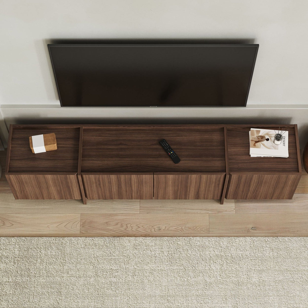 Mueble TV Lowen en nogal Milano 180 cm compuesto de madera revestido de melamina