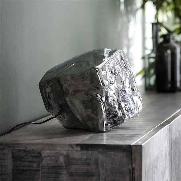 Lámpara de mesa Rocks DH Interior Cromado L x An x Al 44x34x34 Vidrio Atmospheric photo vista frontal diagonal