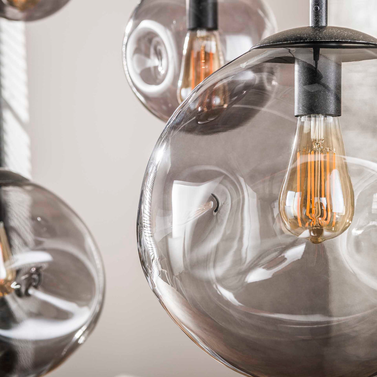 Lámpara industrial Nova negra de 6 luces con barra de 135 cm