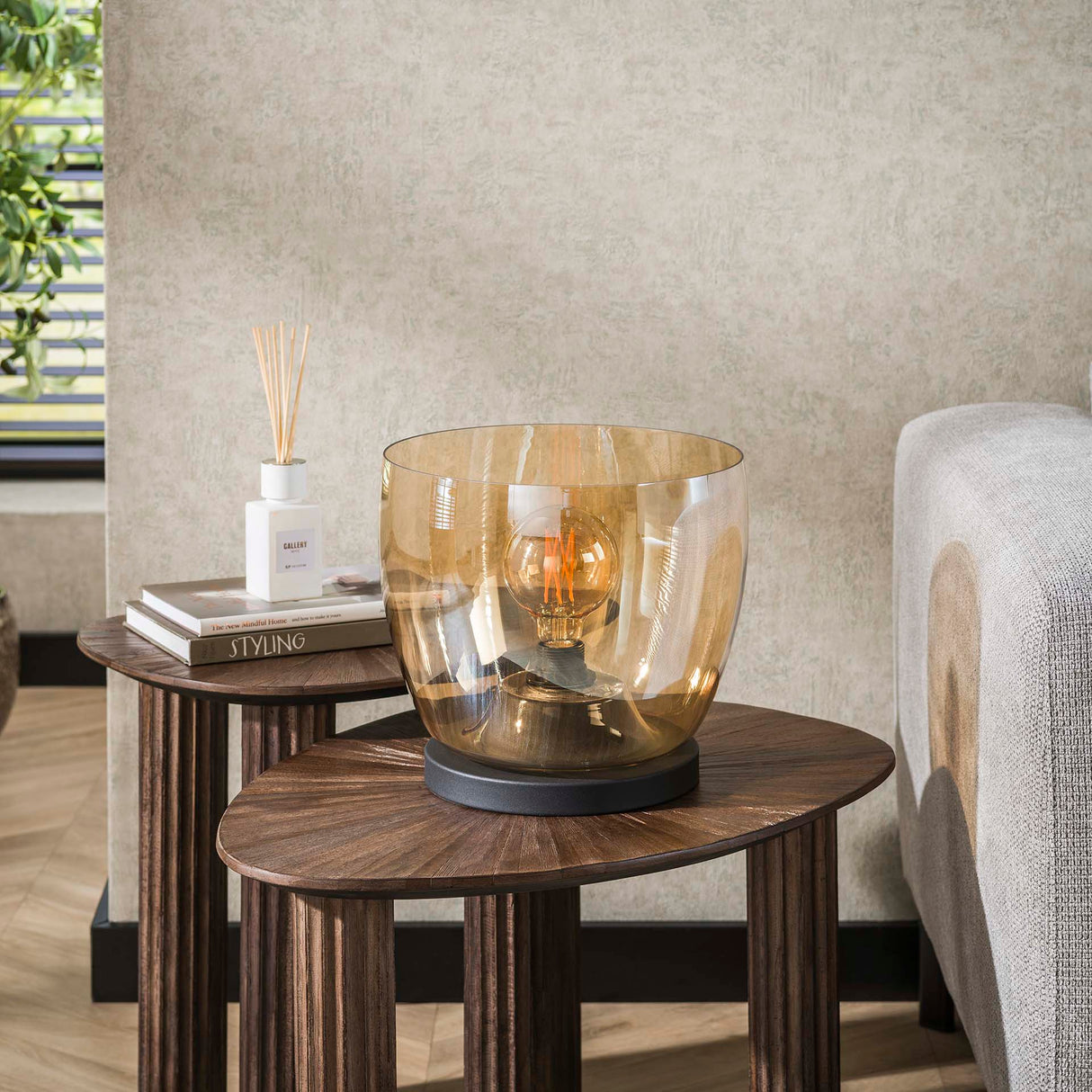 Lámpara de pie Dain UP L Vidrio color ámbar