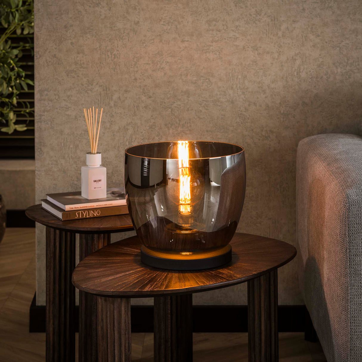 Lámpara de pie Dain UP L Vidrio color cromo