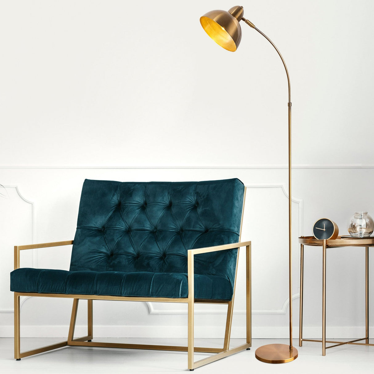 Lámpara de pie de metal color bronce Bane