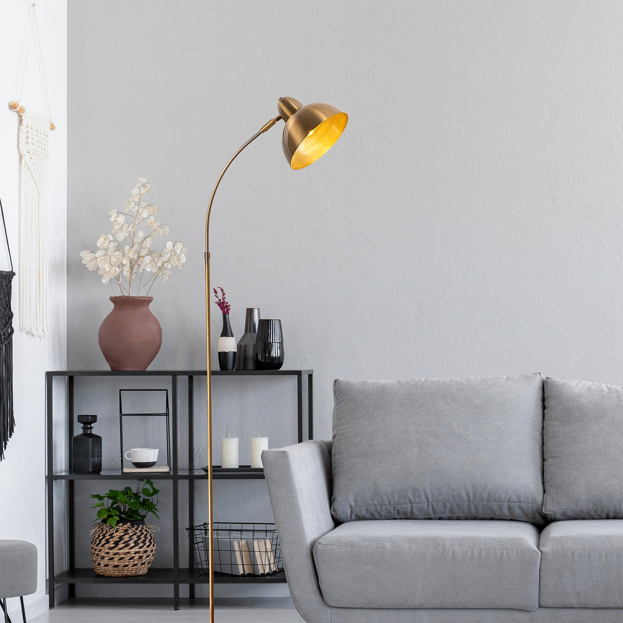 Lámpara de pie de metal color bronce Bane