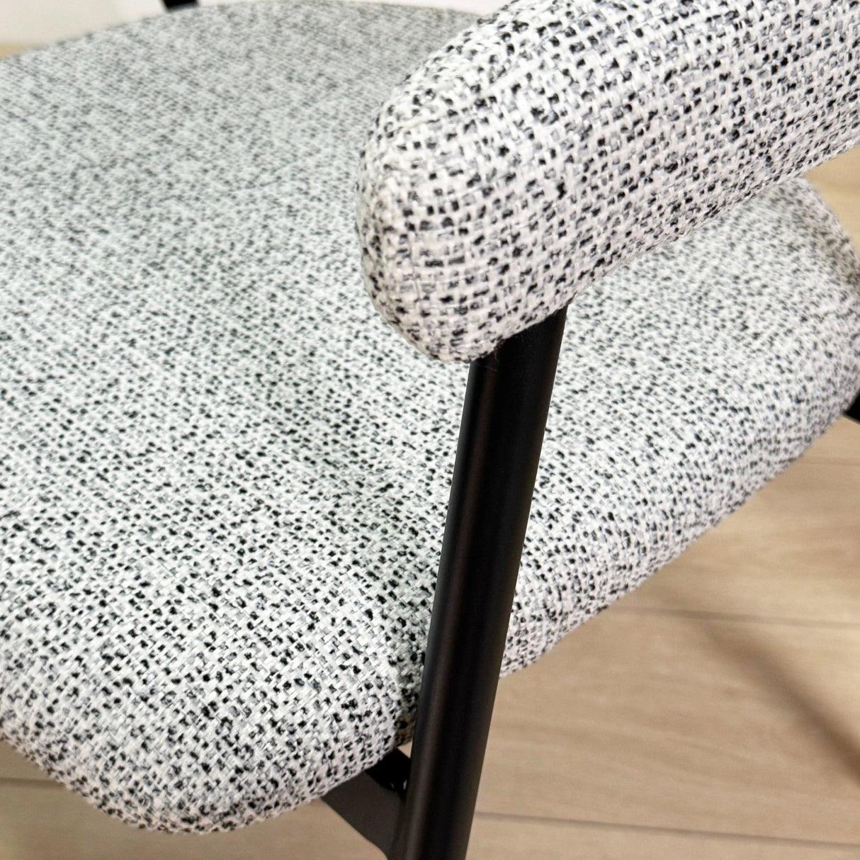 Silla de comedor Bouclé Beige Lisa - Marco Negro