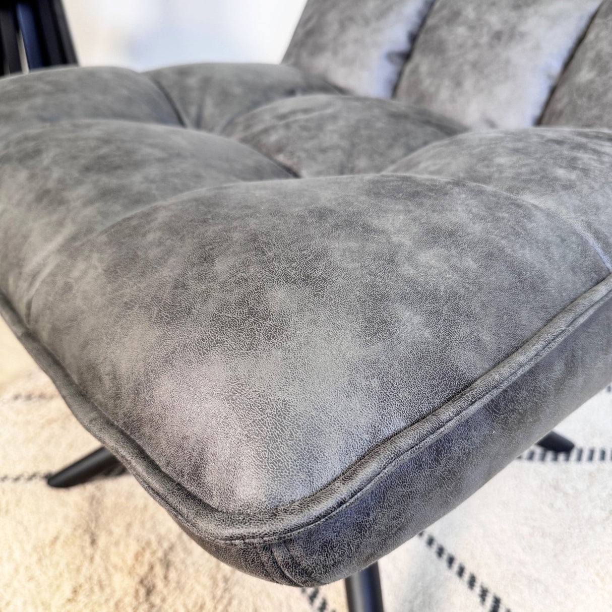 Sillón giratorio Yuki Antracita Eco-cuero 360° Giratorio