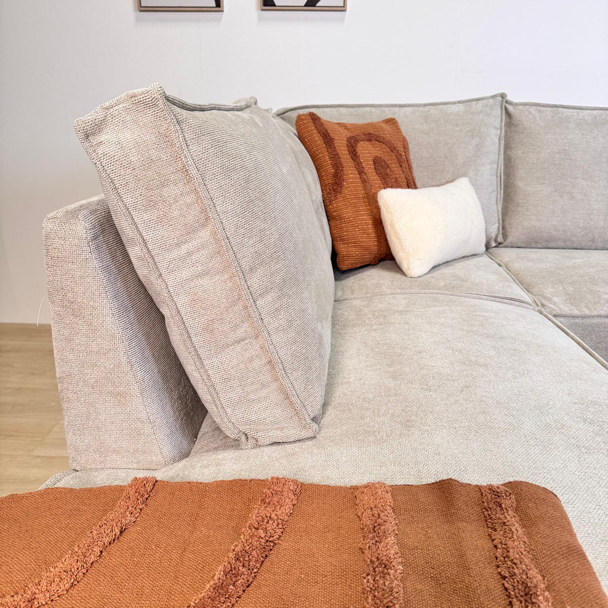 Banken - Hoekbank met chaise longue beige chenille Yara - links - Dimehouse