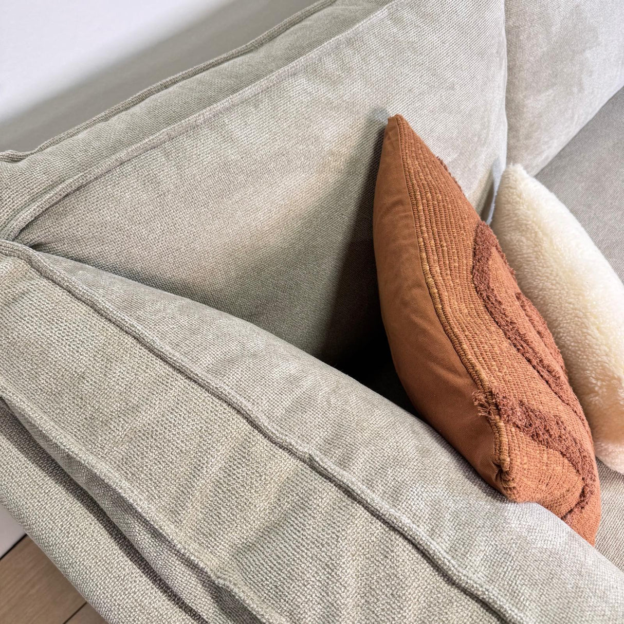 Banken - Hoekbank met chaise longue beige chenille Yara - links - Dimehouse