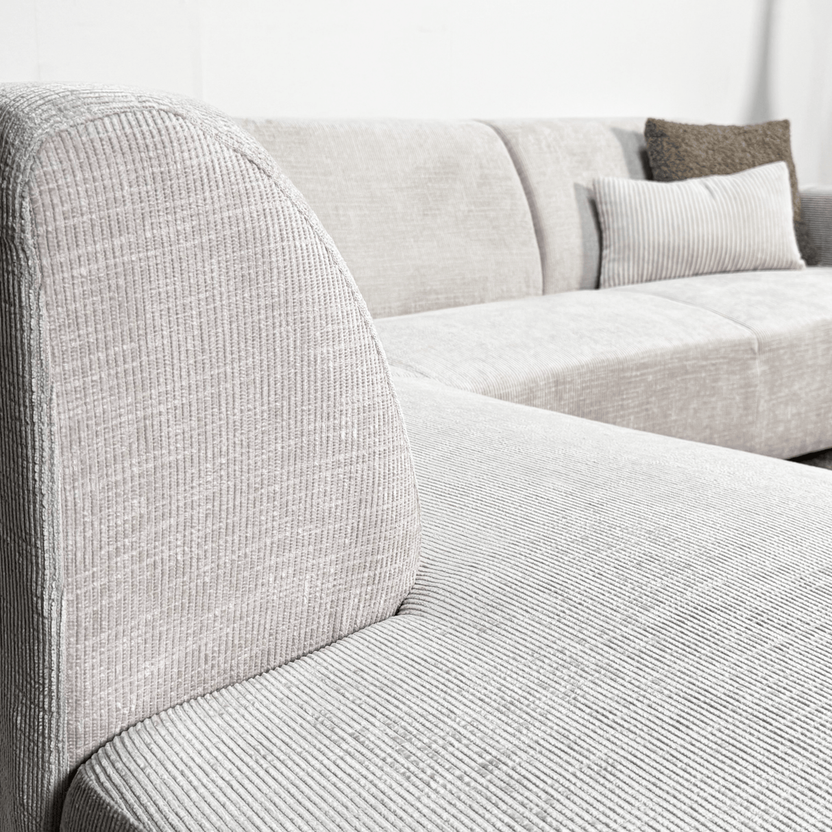 Banken - Hoekbank met chaise longue beige chenille stof Manon - links - Dimehouse