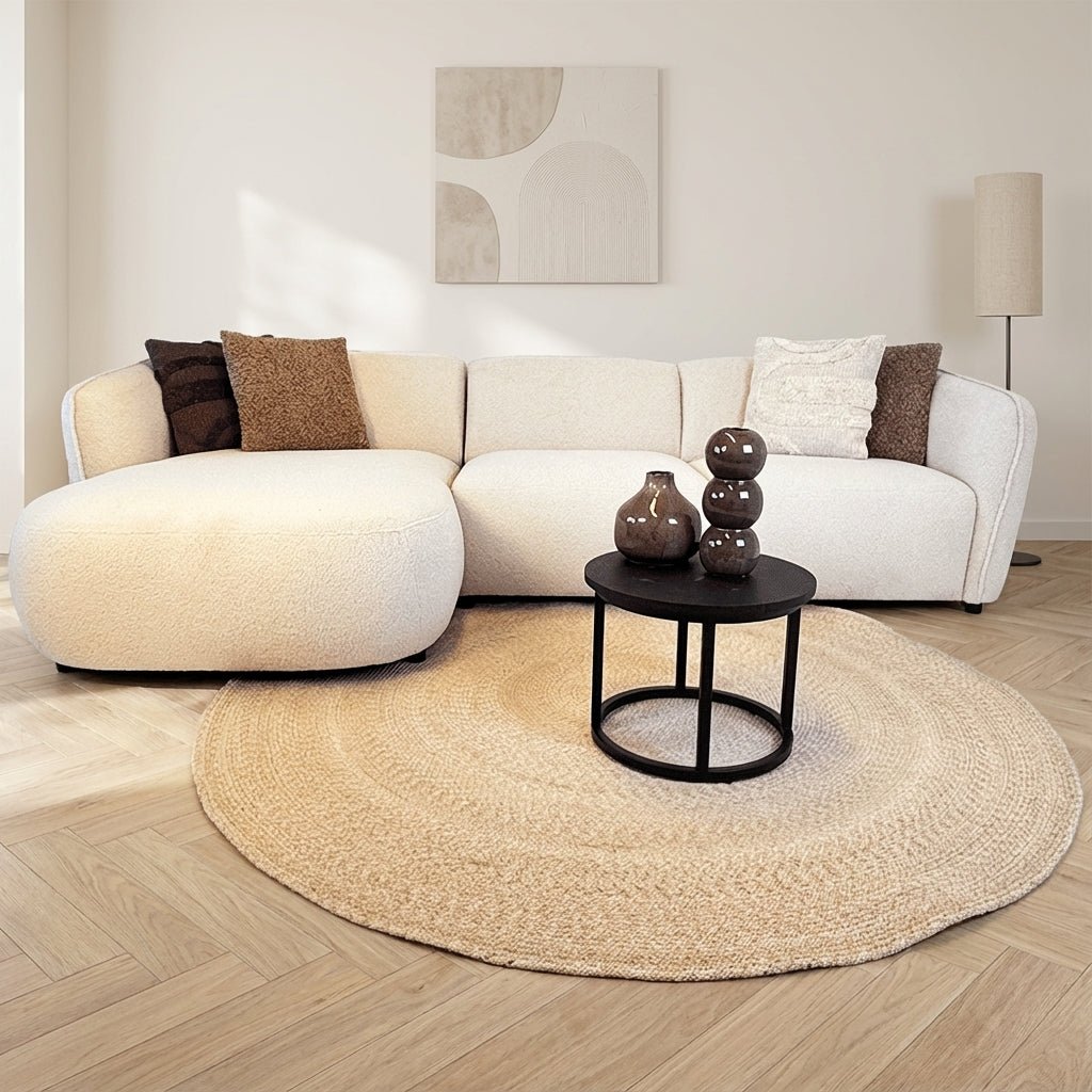 Sofá esquinero con forma orgánica de bouclé crema Sophie - foto atmosférica a la izquierda en un interior moderno