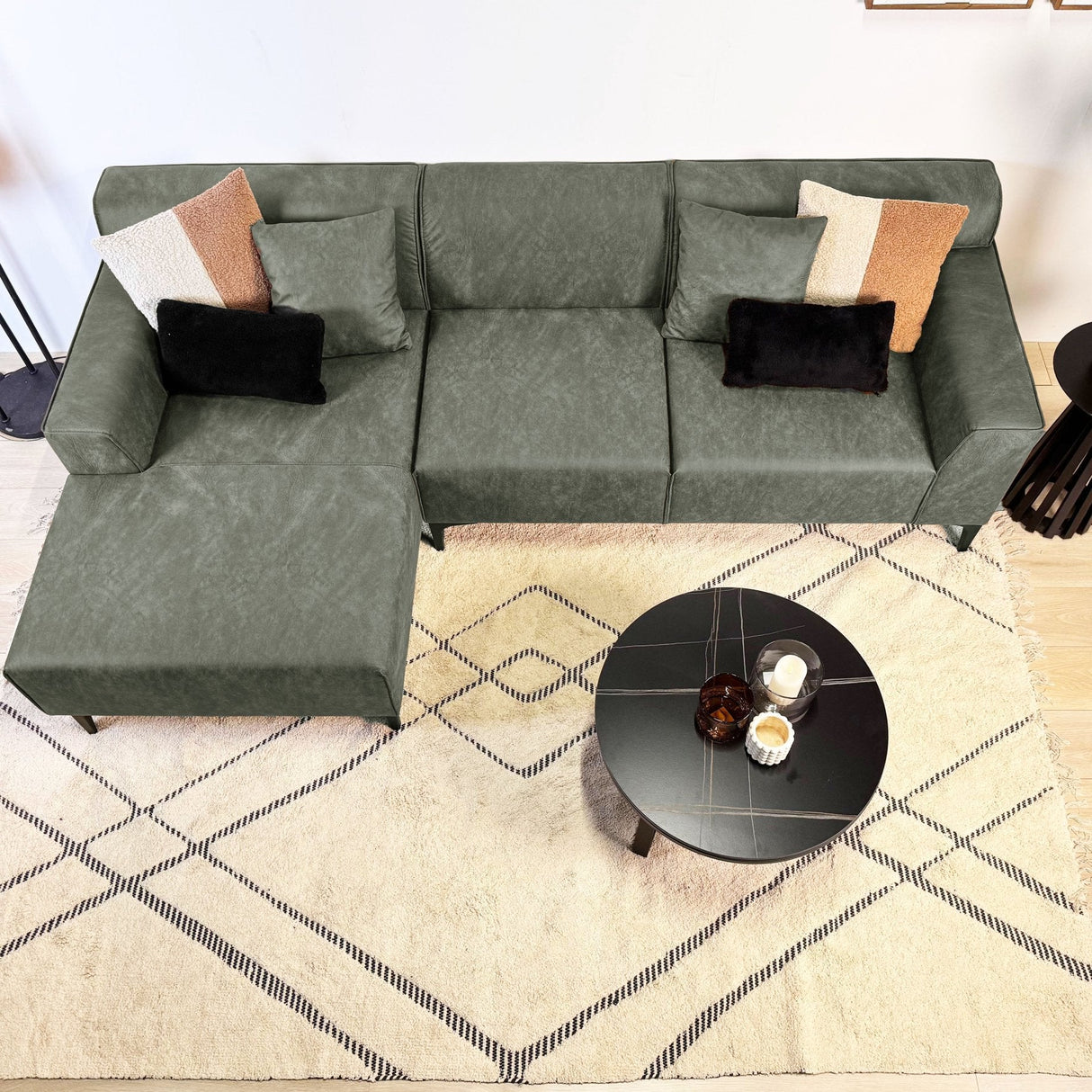 Sofá en esquina con salón compacto verde microfibra Davidson - izquierda