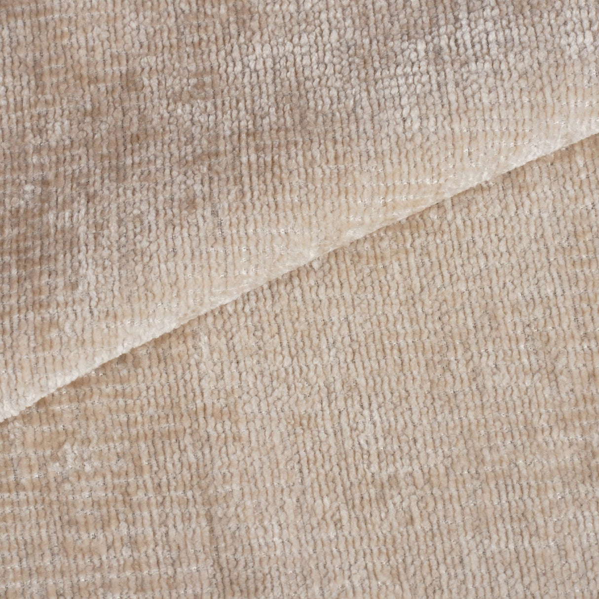 Juego de 4 Sillas de Comedor Escandinavas de Tela Chenille Beige Swift - Sin Apoyabrazos