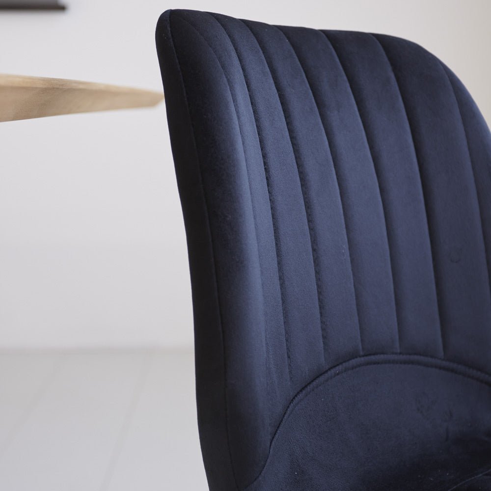 Silla de comedor Beau terciopelo Dimehouse Negro L x An x Al 71x67x49 Tela Detalle fotográfico atmosférico