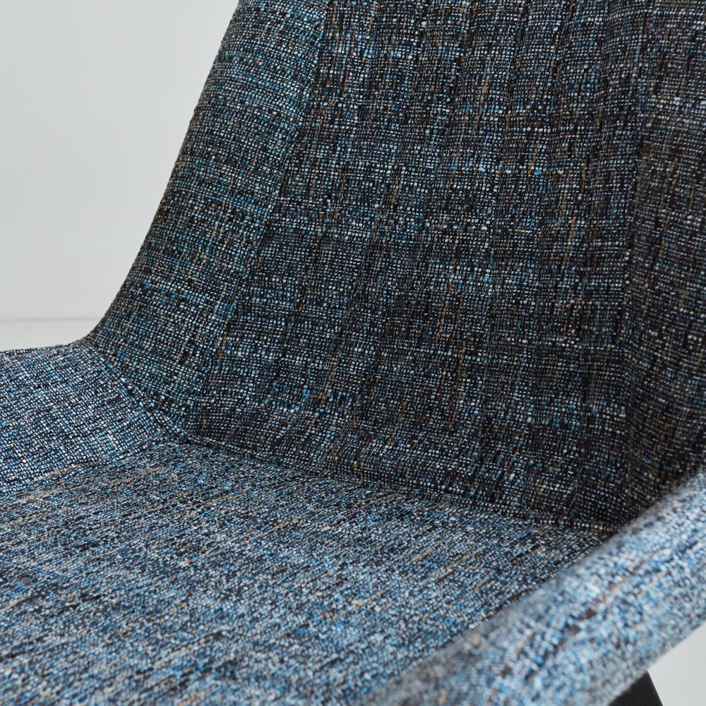 Silla de comedor Jada Chenilla Dimehouse Azul L x An x Al 79x57x53 Tela Detalle fotográfico atmosférico