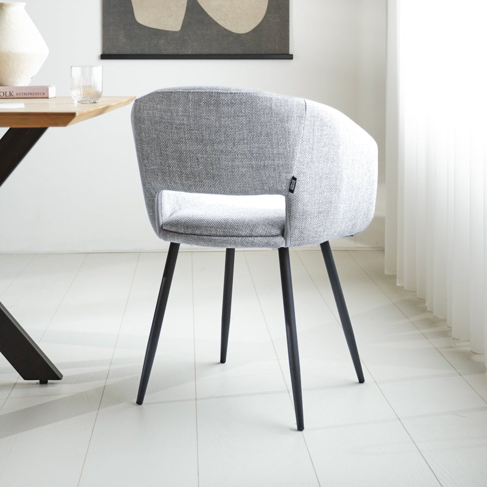 Silla de comedor Don Dimehouse Gris claro L x An x Al 60x56x56 Tela Vista posterior en diagonal Foto atmosférica