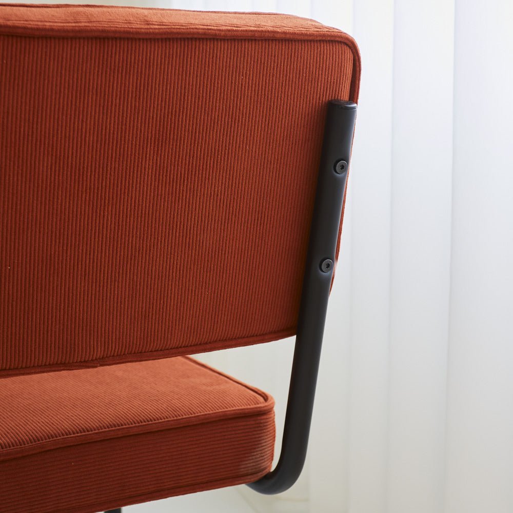 Silla de comedor Remo tejido canalé Dimehouse Óxido L x An x Al 56x55x52 Tela acanalada Detalle fotográfico atmosférico