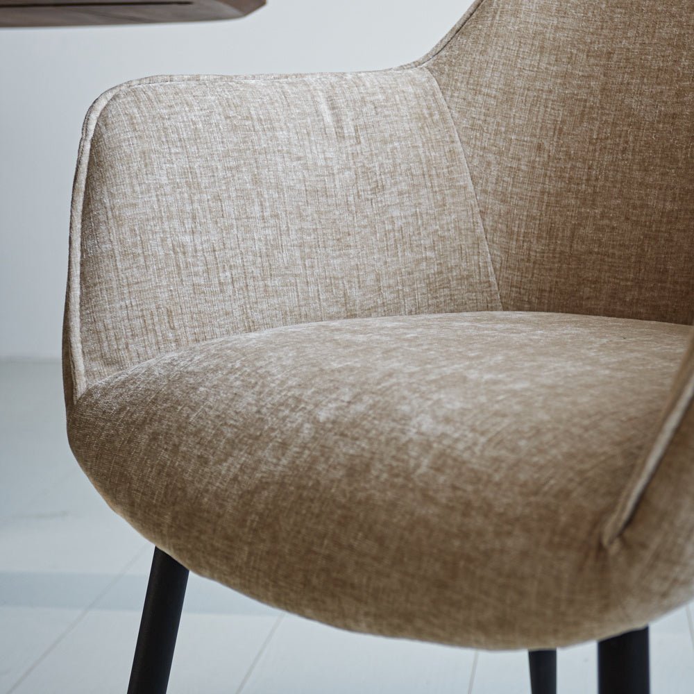 Silla de comedor Sev Dimehouse Beige L x An x Al 68x62x61 Tela Atmósfera foto diferente