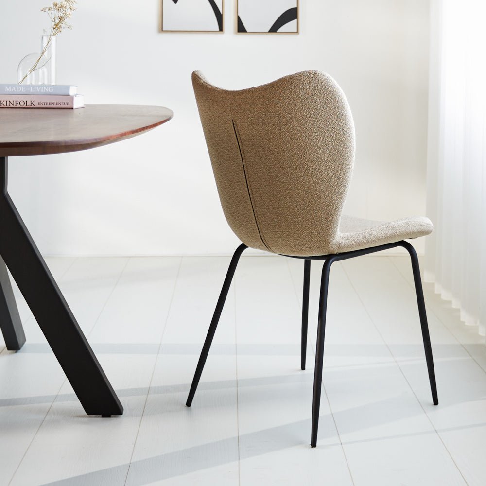 Silla de comedor Sia Dimehouse Taupe L x An x Al 72x55x51 Tela Vista trasera en diagonal Foto atmosférica