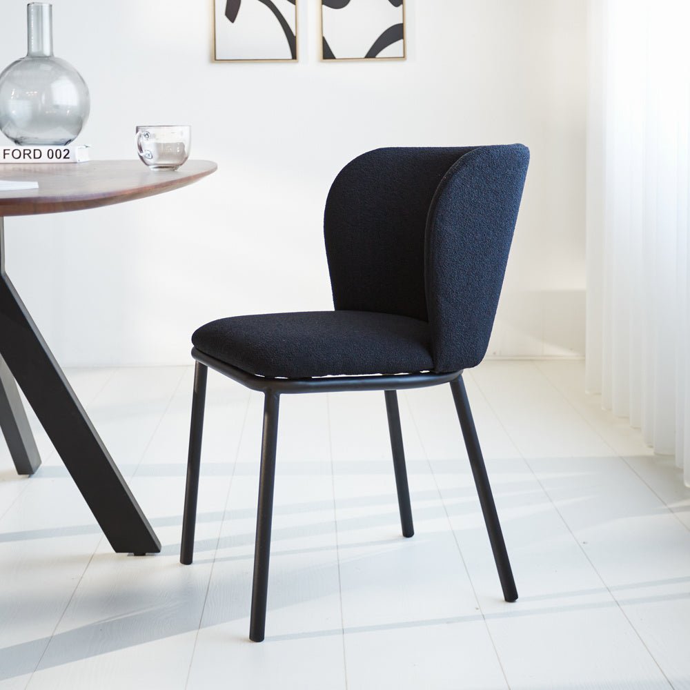 Silla de comedor Tess Dimehouse Negro L x An x Al 65x62x56 Tela Foto atmosférica vista lateral