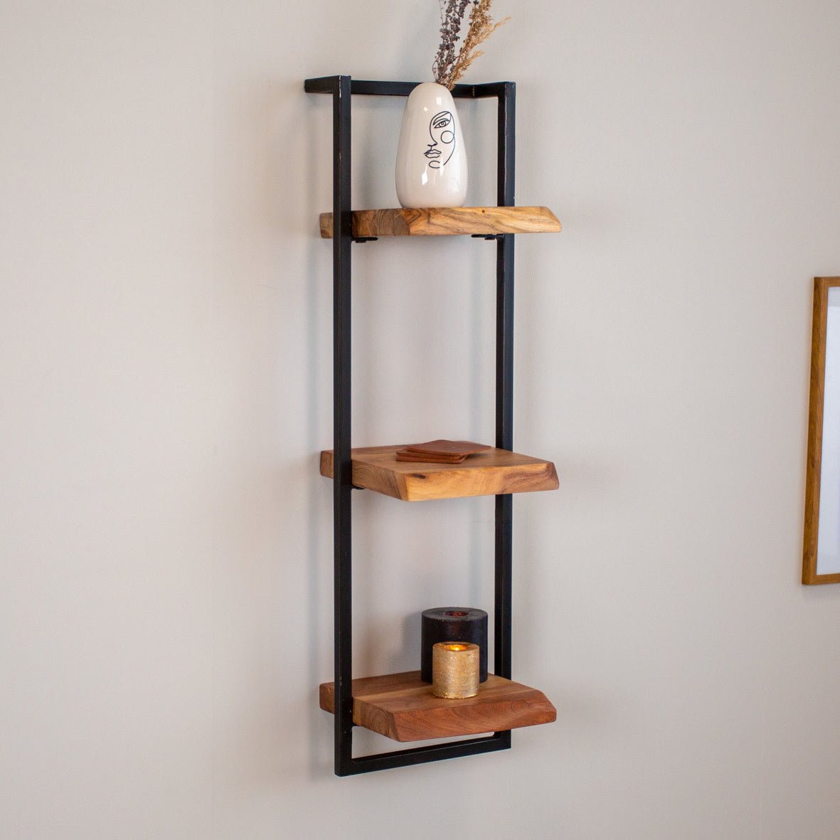 Estante de pared Aberdeen DH Interior Acacia L x An x Al 104x36x13 Madera de acacia Foto atmosférica vista frontal en diagonal