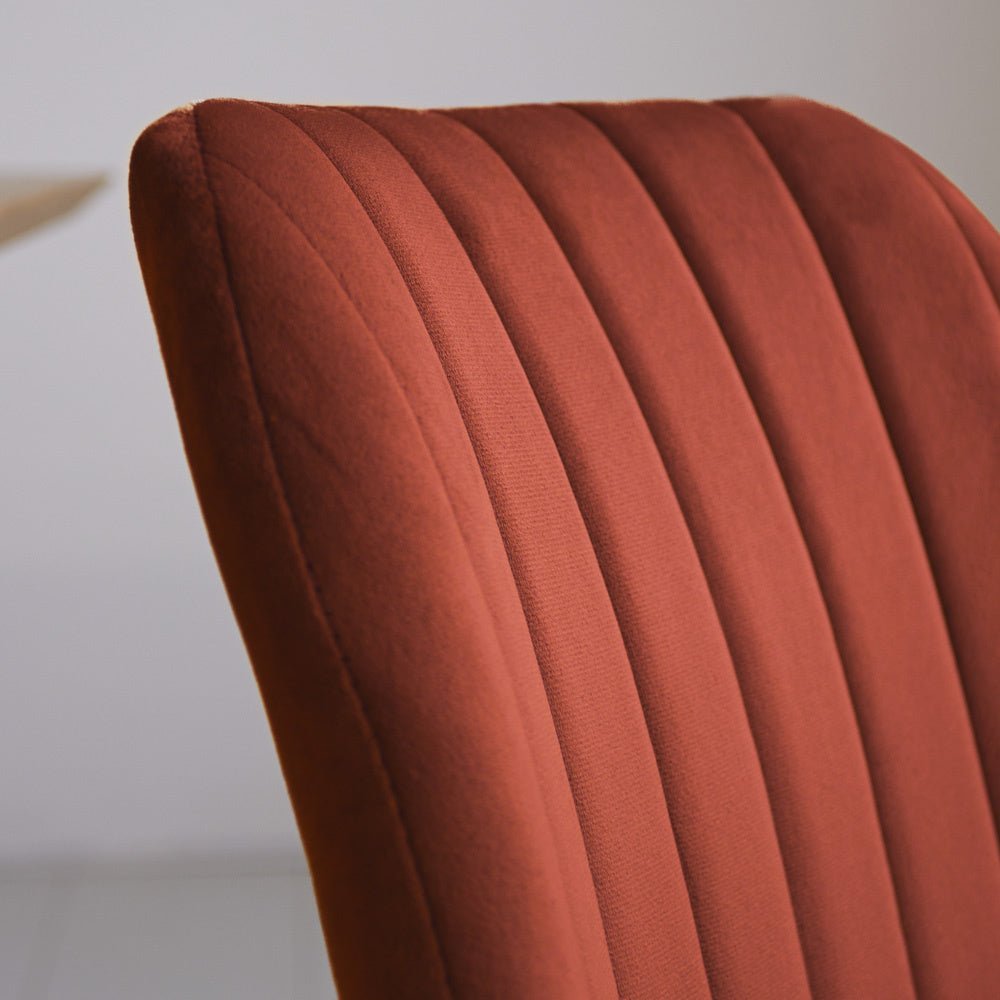 Silla de comedor Beau terciopelo Dimehouse Cobre L x An x Al 71x67x49 Tela Detalle fotográfico atmosférico