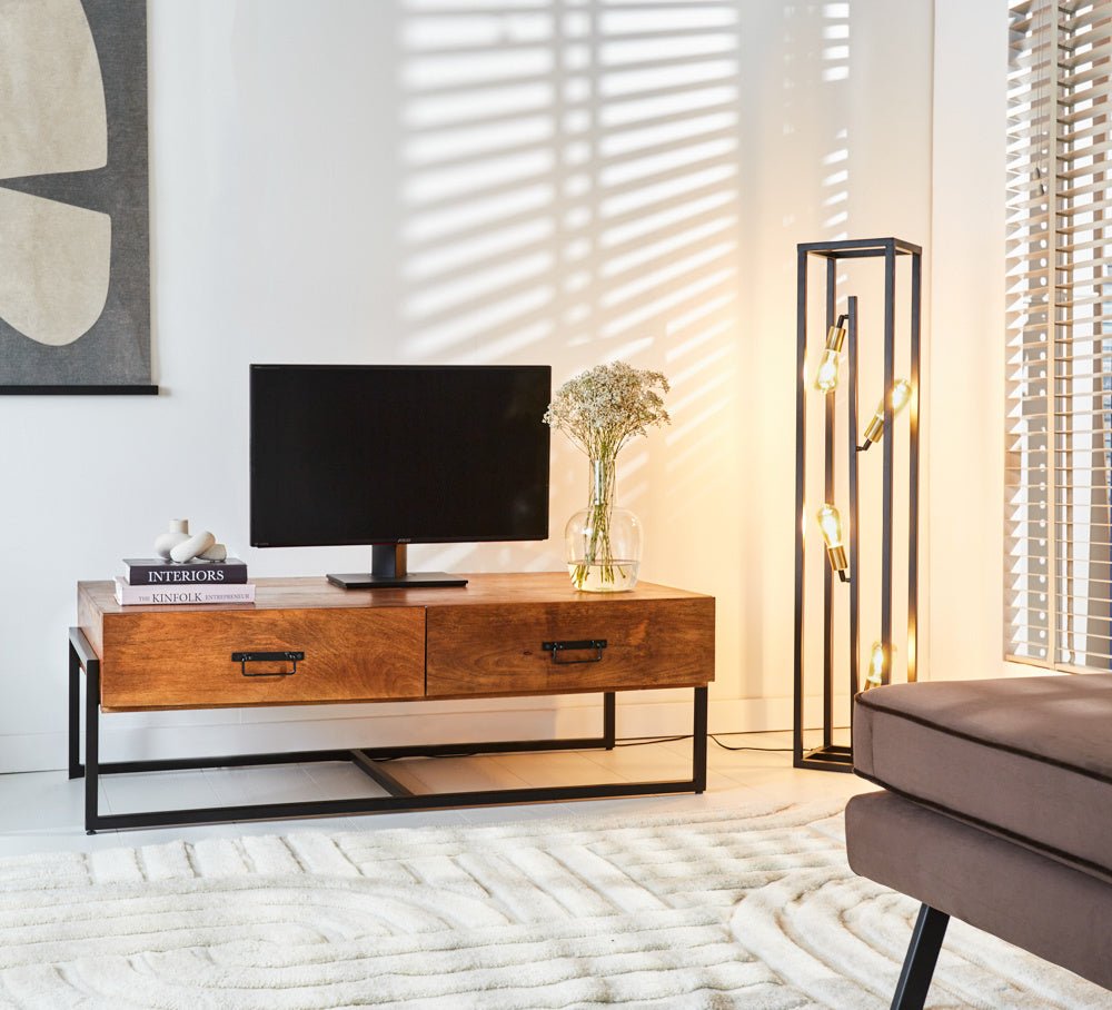 Mueble TV Emma Dimehouse Marrón LxAnxAl 148x82x52 Madera de mango Vista trasera de la foto atmosférica.
