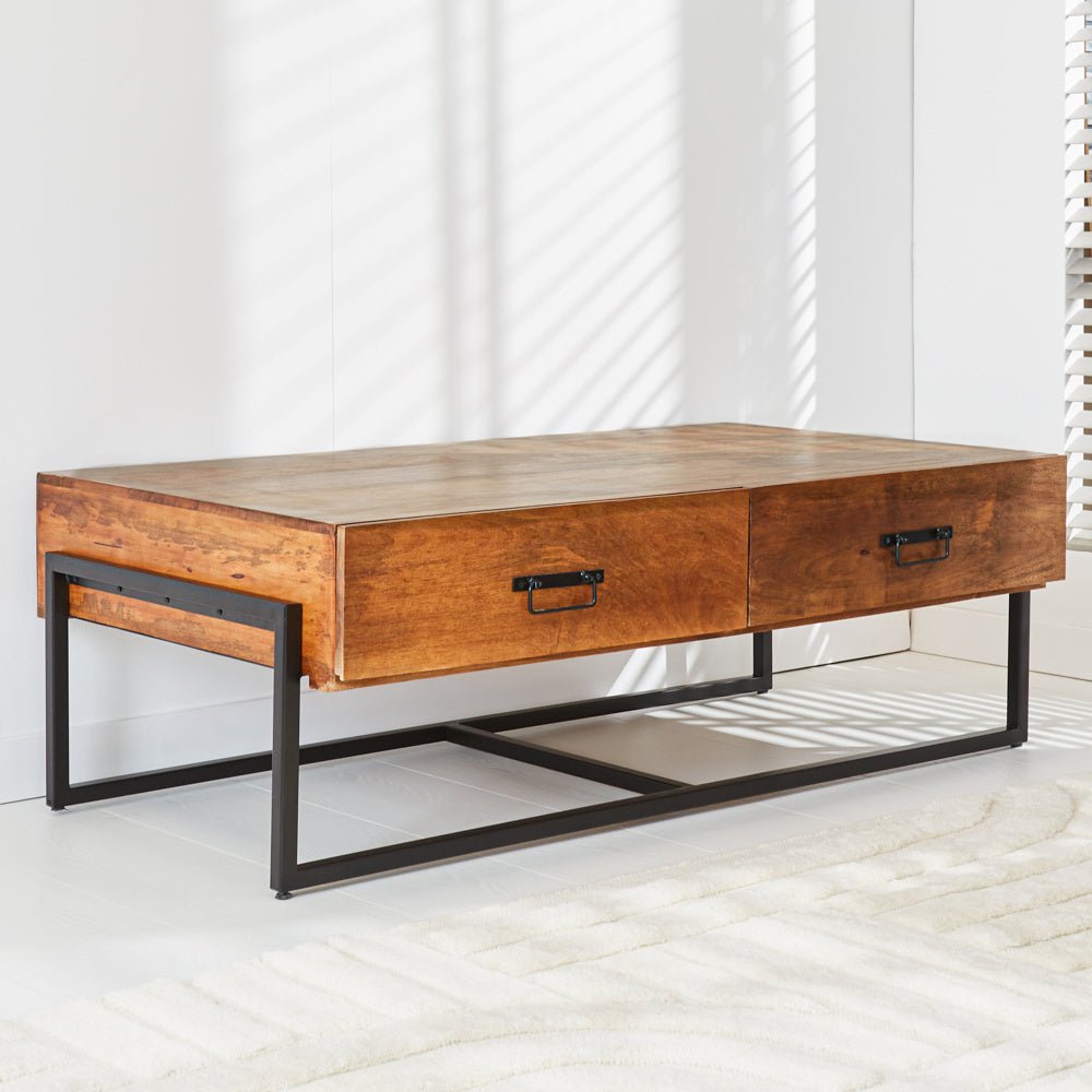 Mueble TV Emma Dimehouse Marrón LxAnxAl 148x82x52 Madera de mango Detalle de la foto atmosférica.