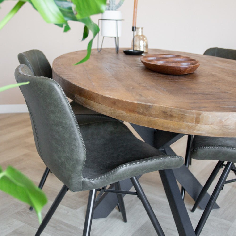 Mesa de comedor Lennon Dimehouse Marrón LxAnxAl 203x110x10 Madera de mango Foto atmosférica en situación.