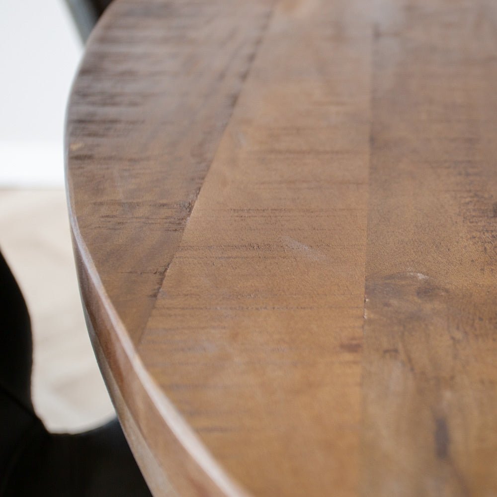 Mesa de comedor Lennon Dimehouse Marrón LxAnxAl 203x110x10 Madera de mango Detalle de la foto atmosférica.