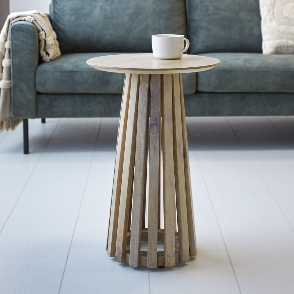Mesa de centro Rory Roble Dimehouse Roble LxAnxAl 62x45x45 Madera de mango Vista frontal de la fotografía atmosférica.