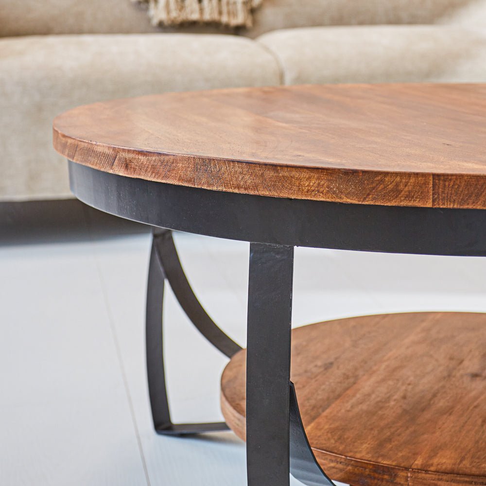 Mesa de centro Oxis Madera Dimehouse Marrón LxAnxAl 92x92x43 Madera de mango Detalle de la foto atmosférica.