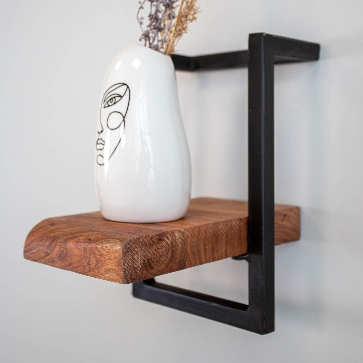 Estante de pared Aberdeen DH Interior Acacia L x An x Al 32x24x12 Madera de acacia Foto atmosférica vista lateral