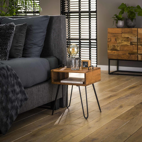 Mesita de noche Aimée DH Interior Acacia L x An x Al 45x39x17 Madera de acacia Fotografía ambiental vista frontal